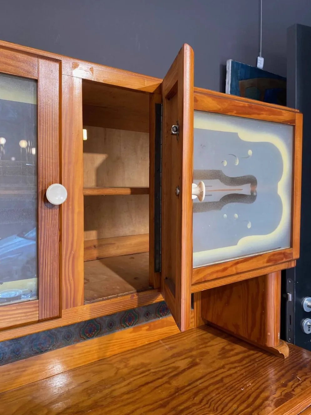 Buffet Double Corps Vintage Art Déco / Populaire en Bois Blond