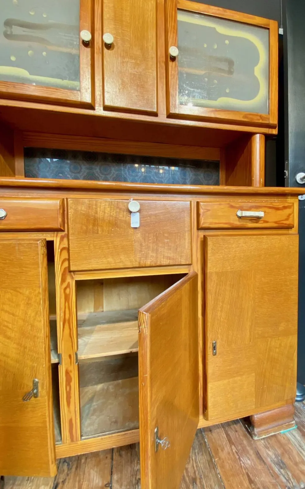 Buffet Double Corps Vintage Art Déco / Populaire en Bois Blond