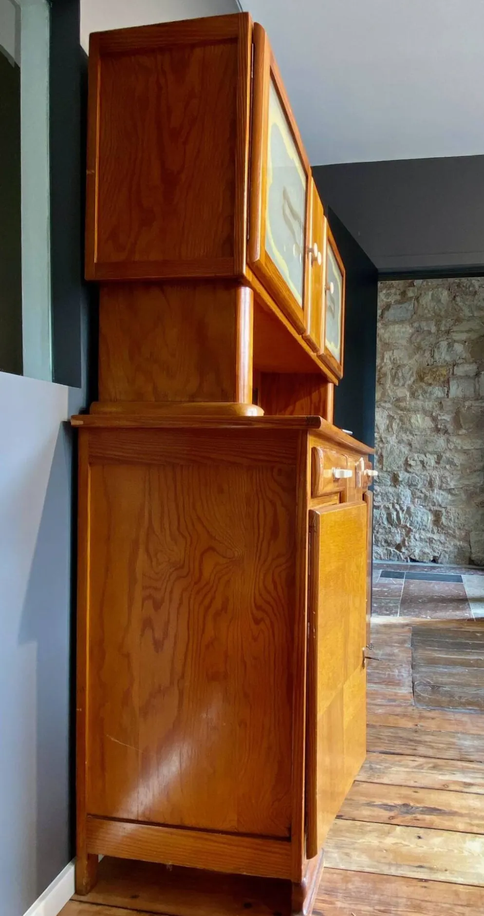 Buffet Double Corps Vintage Art Déco / Populaire en Bois Blond