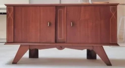 Buffet du milieu du siècle