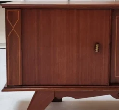 Buffet du milieu du siècle