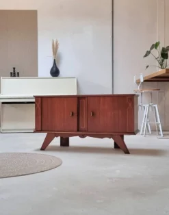 Buffet du milieu du siècle