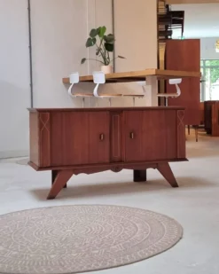 Buffet du milieu du siècle