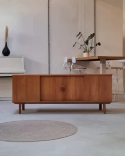 Buffet du milieu du siècle