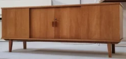 Buffet du milieu du siècle
