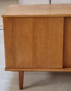 Buffet du milieu du siècle