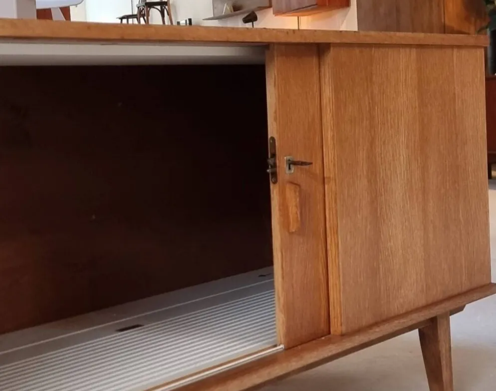 Buffet du milieu du siècle