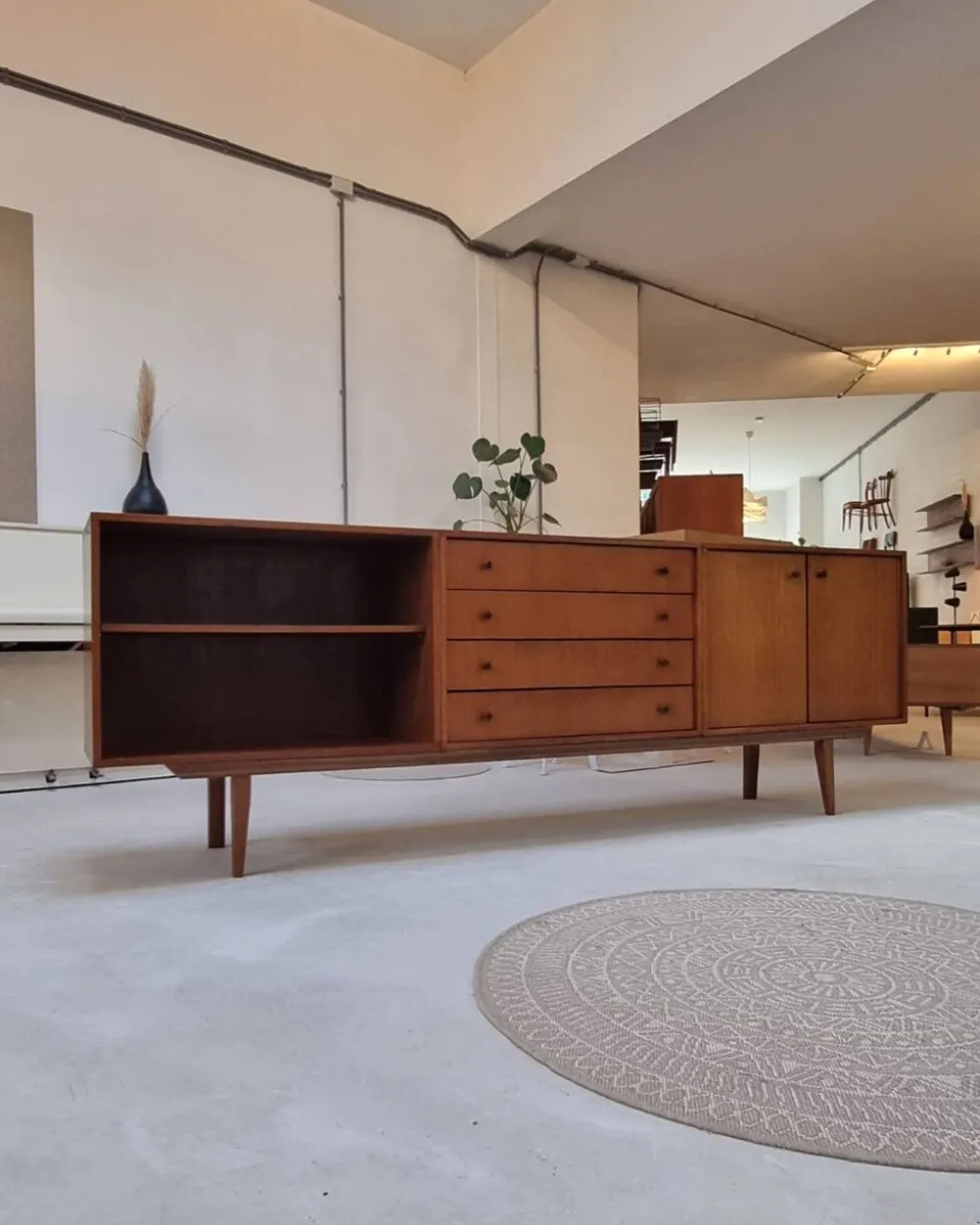Buffet du milieu du siècle