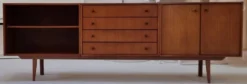 Buffet du milieu du siècle