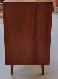 Buffet du milieu du siècle