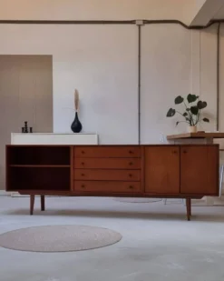 Buffet du milieu du siècle