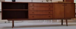 Buffet du milieu du siècle