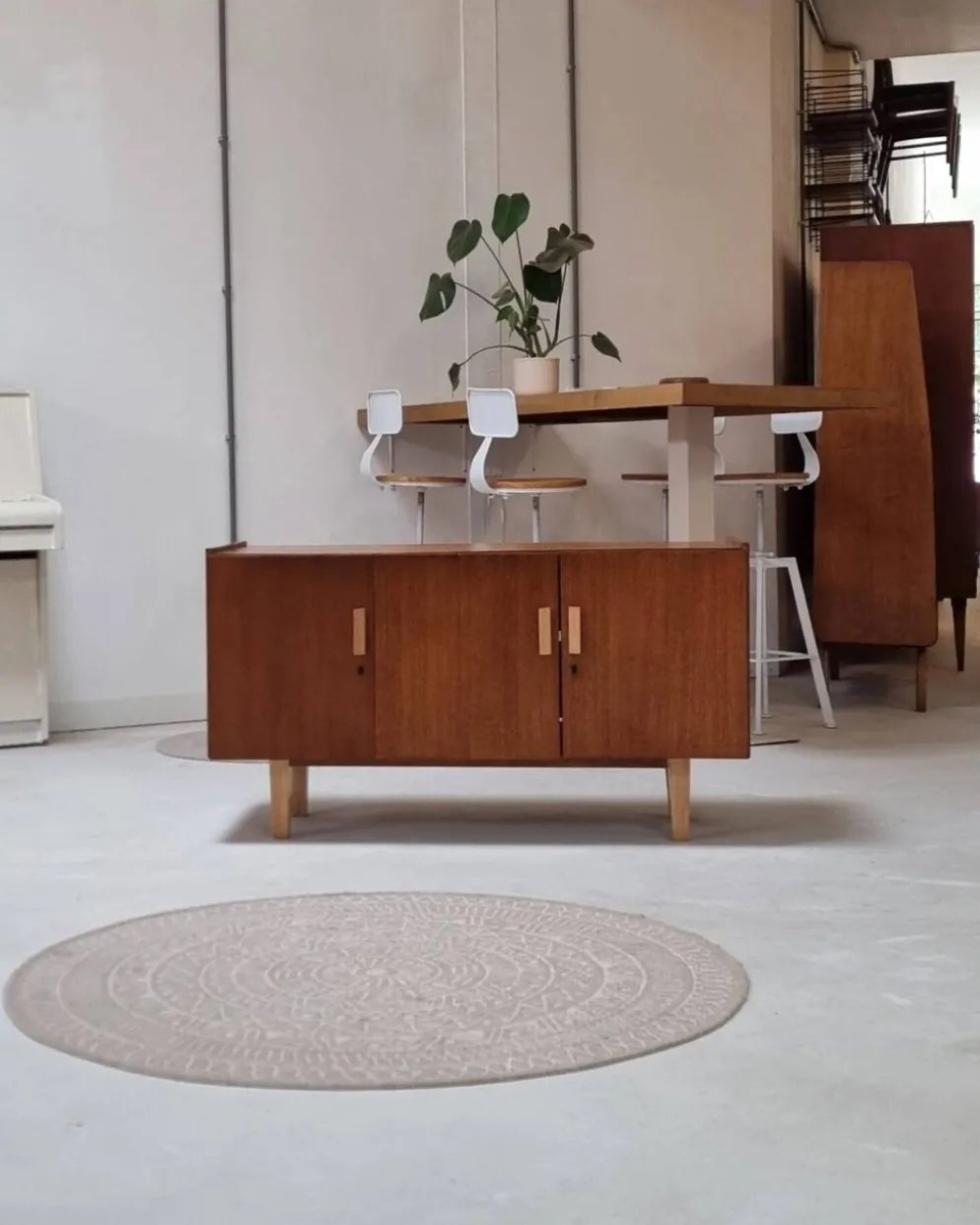 Buffet du milieu du siècle