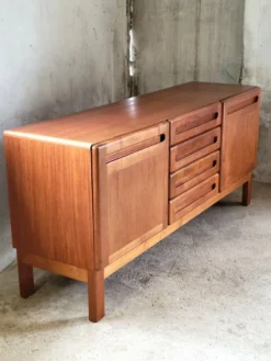 Buffet Dyrlund en teck, Danemark 1970