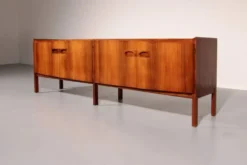 Buffet en bois Arne Hovmand Olsen pour Mogens Kold, Danemark, vers 1960.