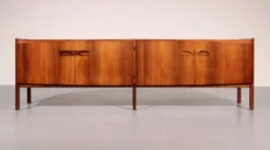 Buffet en bois Arne Hovmand Olsen pour Mogens Kold, Danemark, vers 1960.