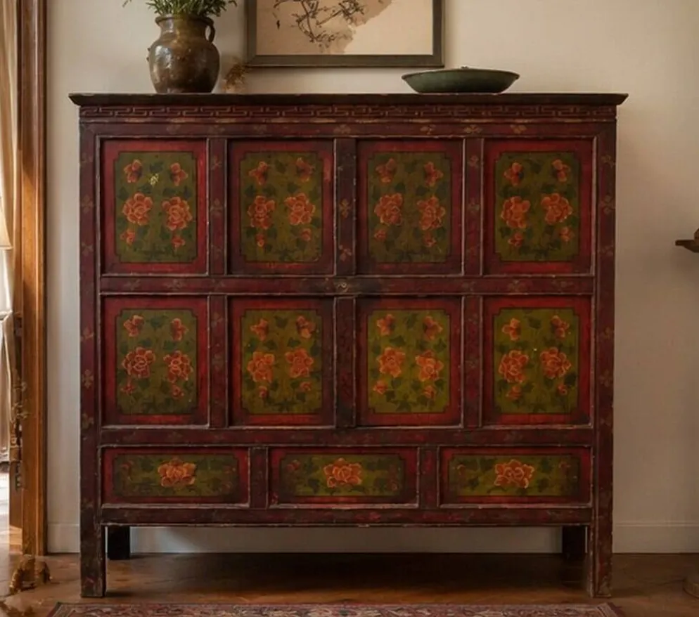 Buffet en bois japonais ancien avec décorations florales peintes à la main
