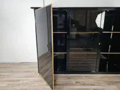 Buffet en bois laqué Pierre Cardin avec un compartiment éclairé, 197