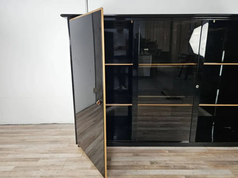 Buffet en bois laqué Pierre Cardin avec un compartiment éclairé, 197