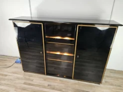 Buffet en bois laqué Pierre Cardin avec un compartiment éclairé, 197
