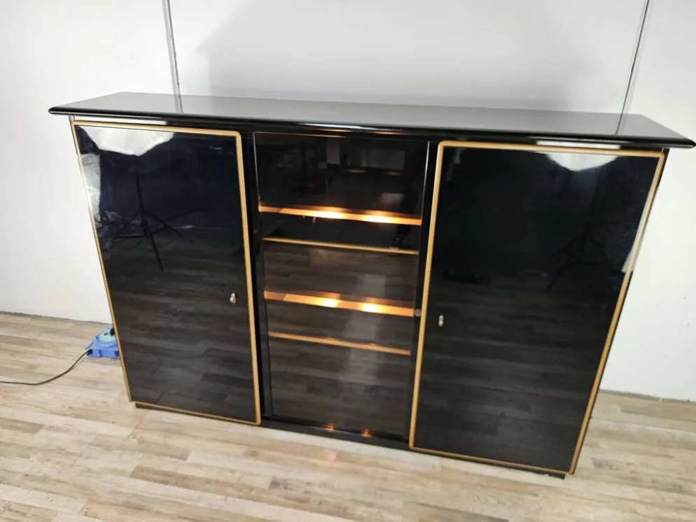 Buffet en bois laqué Pierre Cardin avec un compartiment éclairé, 197