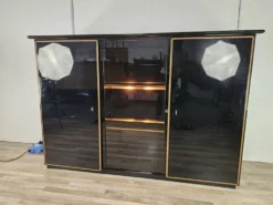 Buffet en bois laqué Pierre Cardin avec un compartiment éclairé, 197