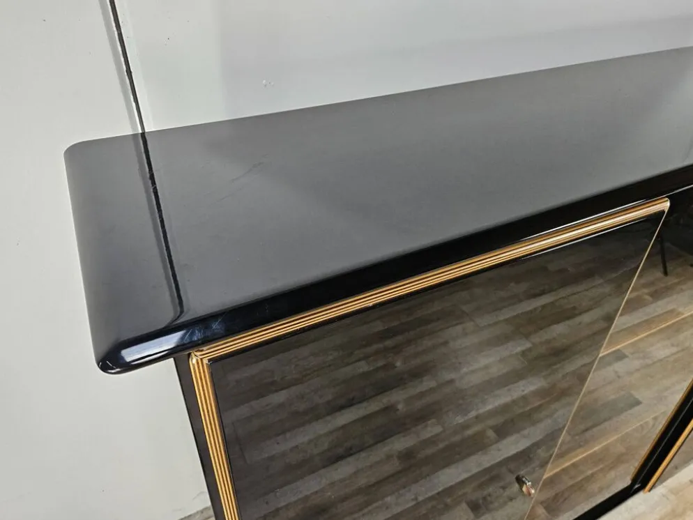 Buffet en bois laqué Pierre Cardin avec un compartiment éclairé, 197