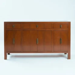 Buffet en cerisier de style transitionnel avec quincaillerie géométrique en laiton, années 1980.