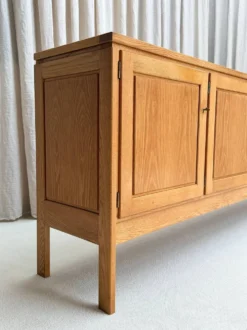 Buffet en chêne blond, Jos De Mey, Van den Berghe-Pauvers, Gand, Belgique, années 70
