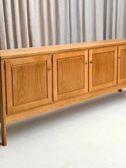 Buffet en chêne blond, Jos De Mey, Van den Berghe-Pauvers, Gand, Belgique, années 70