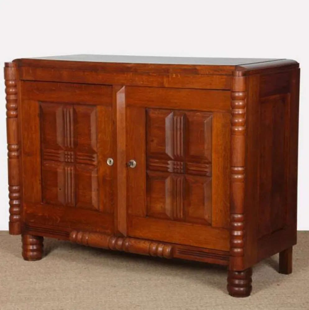Buffet en chêne dans le goût Charles Dudouyt, 1940