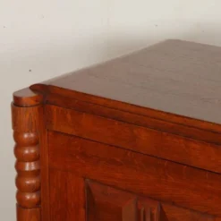 Buffet en chêne dans le goût Charles Dudouyt, 1940