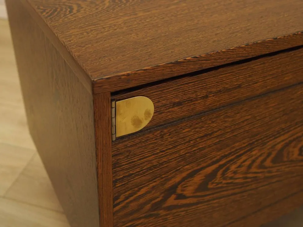 Buffet en chêne, design danois, années 1970, fabriquée au Danemark