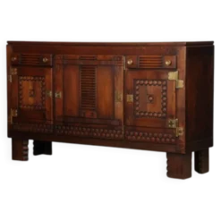 Buffet en chêne et laiton dans le goût de Charles Dudouyt, 1940