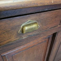 Buffet en chêne français ancien avec portes coulissantes, deuxième moitié des années 1800.