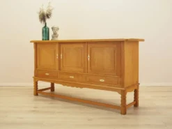 Buffet en chêne Henning Kjærnulf, Danemark, années 1960.
