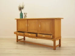Buffet en chêne Henning Kjærnulf, Danemark, années 1960.