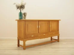 Buffet en chêne Henning Kjærnulf, Danemark, années 1960.