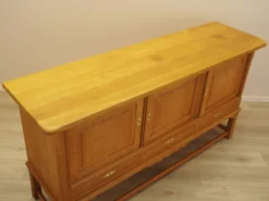 Buffet en chêne Henning Kjærnulf, Danemark, années 1960.