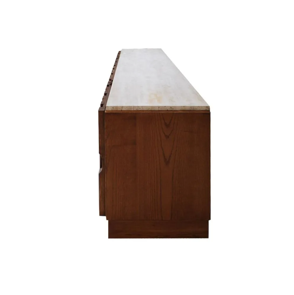 Buffet en chêne italien avec plateau en marbre travertin et motifs sculptés à la main.