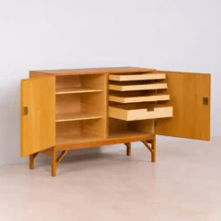 Buffet en chêne par Børge Mogensen pour FDB Modèle 232, Danemark, années 1960.