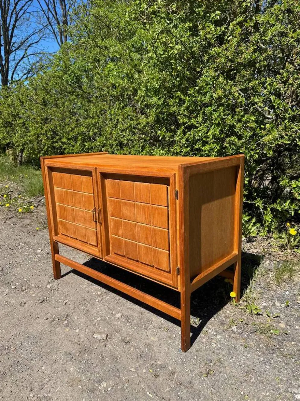 Buffet en chêne, style Henry Kjaernulf, 1960-70, design danois. Style moderne du milieu du siècle.