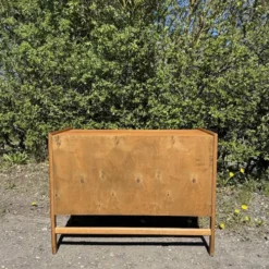Buffet en chêne, style Henry Kjaernulf, 1960-70, design danois. Style moderne du milieu du siècle.