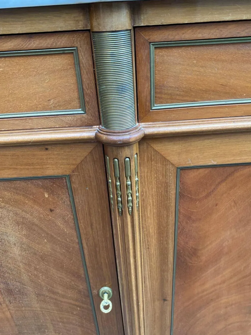 Buffet enfilade Louis XVI en acajou massif plateau marbre blanc 222cm 1950