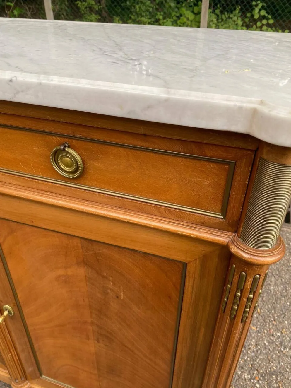 Buffet enfilade Louis XVI en acajou massif plateau marbre blanc 222cm 1950