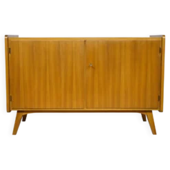 Buffet en noyer des années 1960, style milieu de siècle