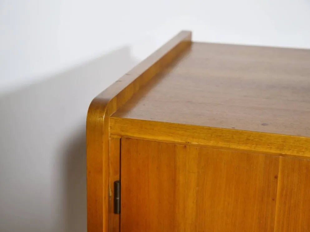 Buffet en noyer des années 1960, style milieu de siècle