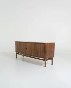 Buffet en noyer par Kurt Olsen pour Andersen & Bohm, Danemark, années 1950.