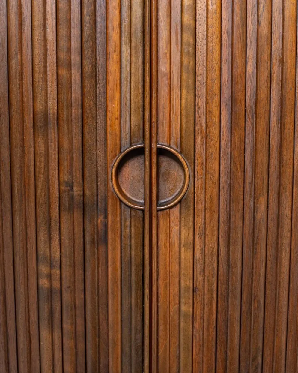 Buffet en noyer par Kurt Olsen pour Andersen & Bohm, Danemark, années 1950.