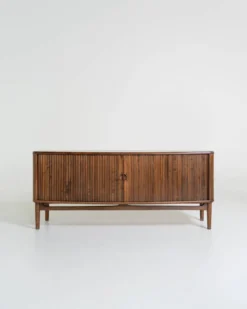 Buffet en noyer par Kurt Olsen pour Andersen & Bohm, Danemark, années 1950.